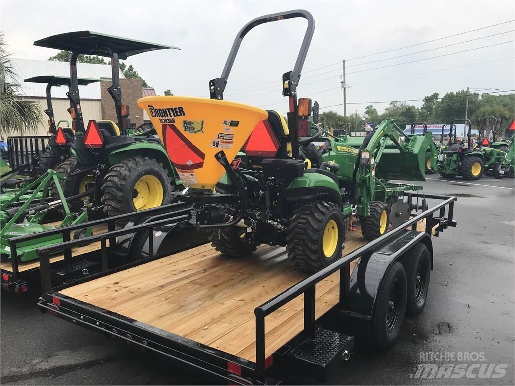 John Deere 1025R Compact tractors