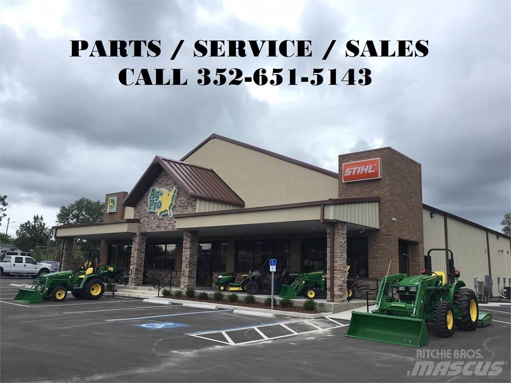 John Deere 1025R Compact tractors