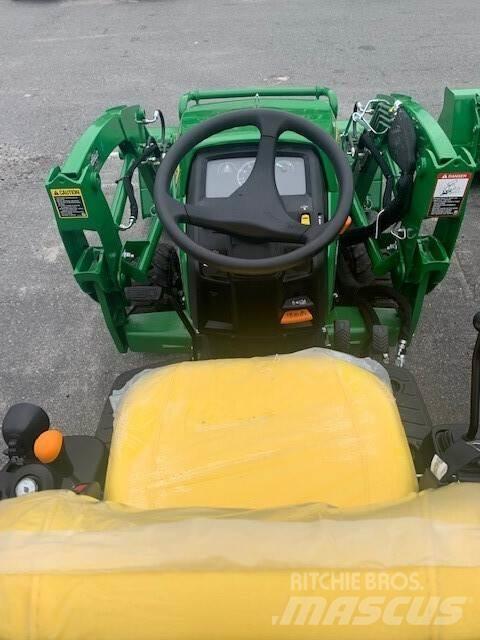 John Deere 1025R Compact tractors
