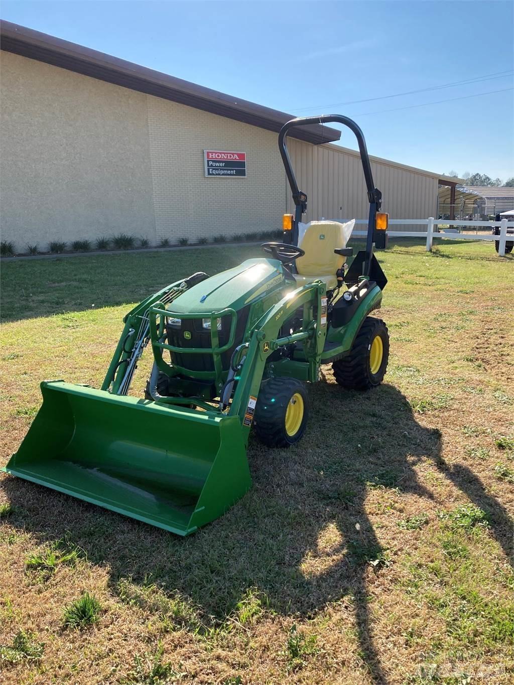 John Deere 1025R Compact tractors