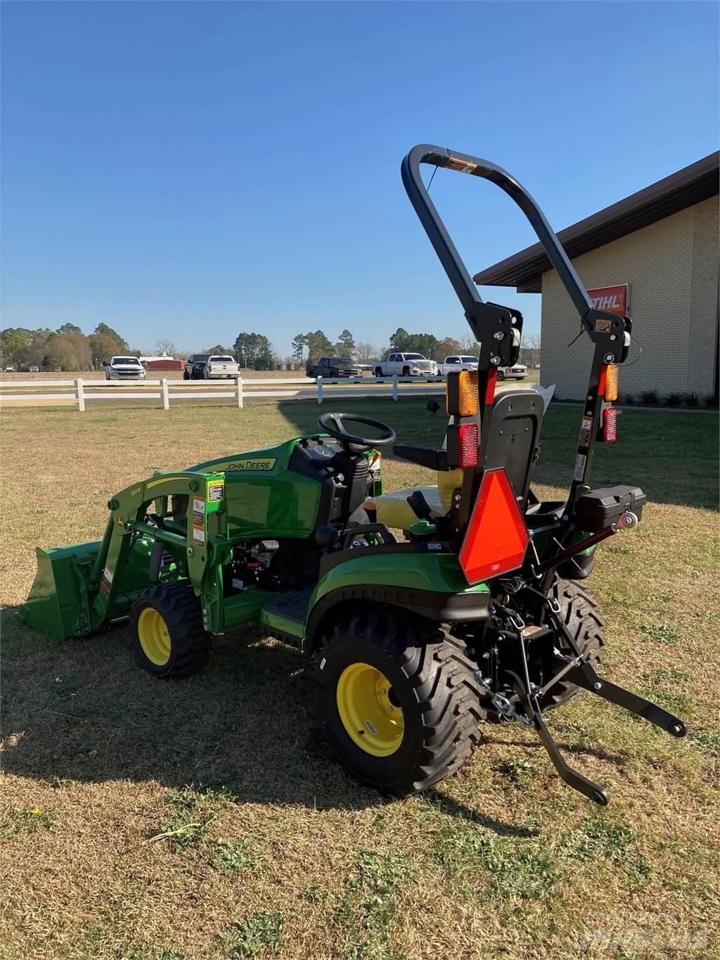 John Deere 1025R Compact tractors