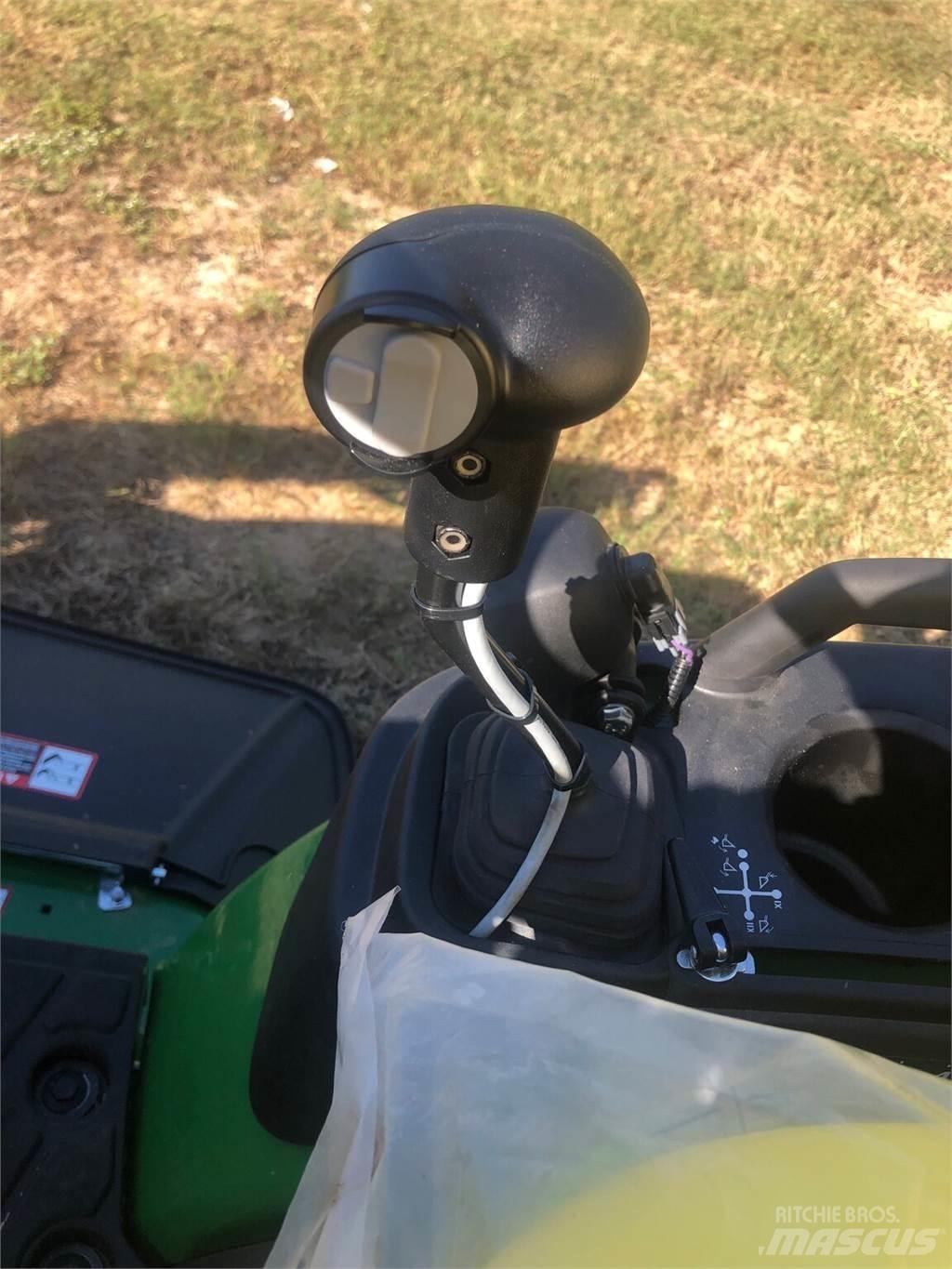 John Deere 1025R Compact tractors