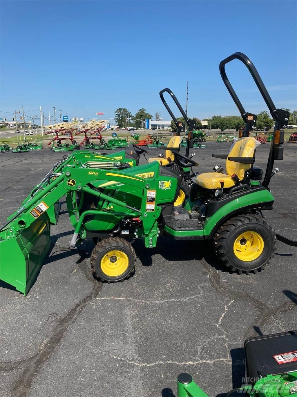 John Deere 1025R Compact tractors