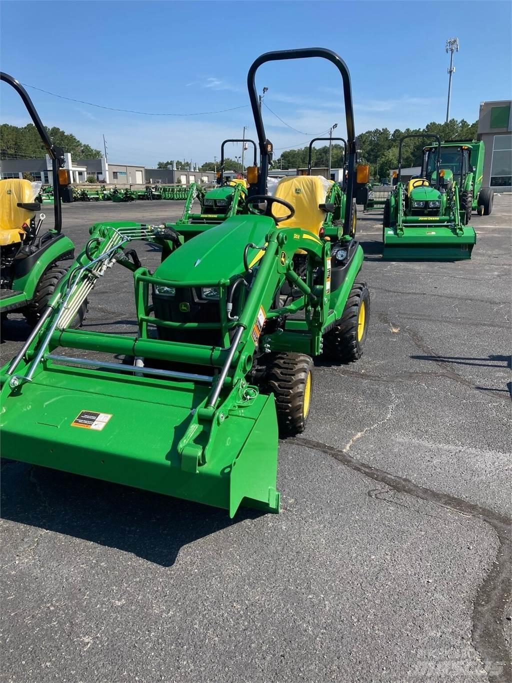 John Deere 1025R Compact tractors