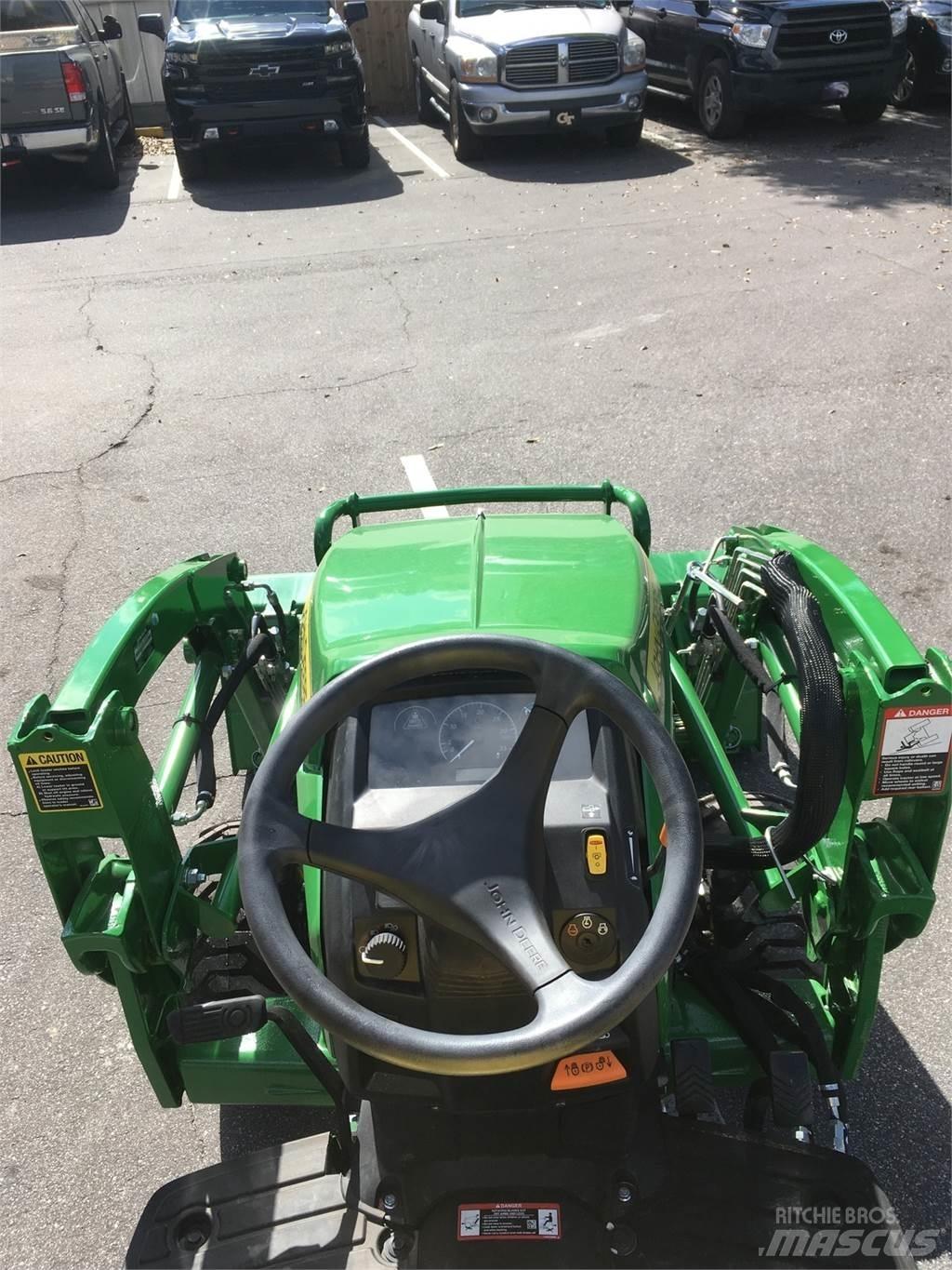 John Deere 1025R Compact tractors