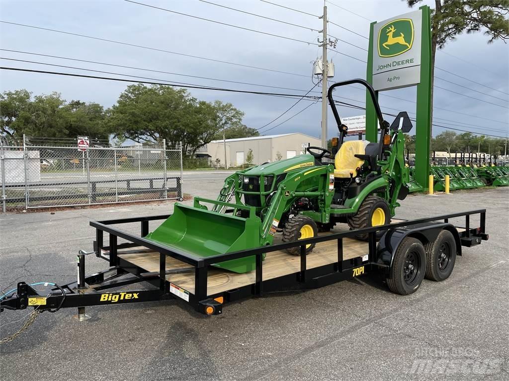 John Deere 1025R Compact tractors