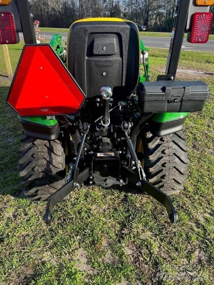 John Deere 1025R Compact tractors