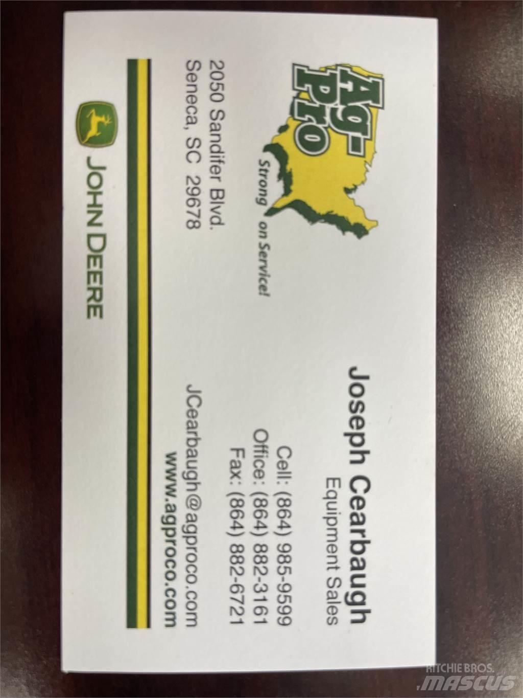John Deere 1025R Compact tractors