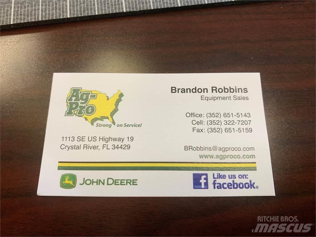 John Deere 2025R Compact tractors