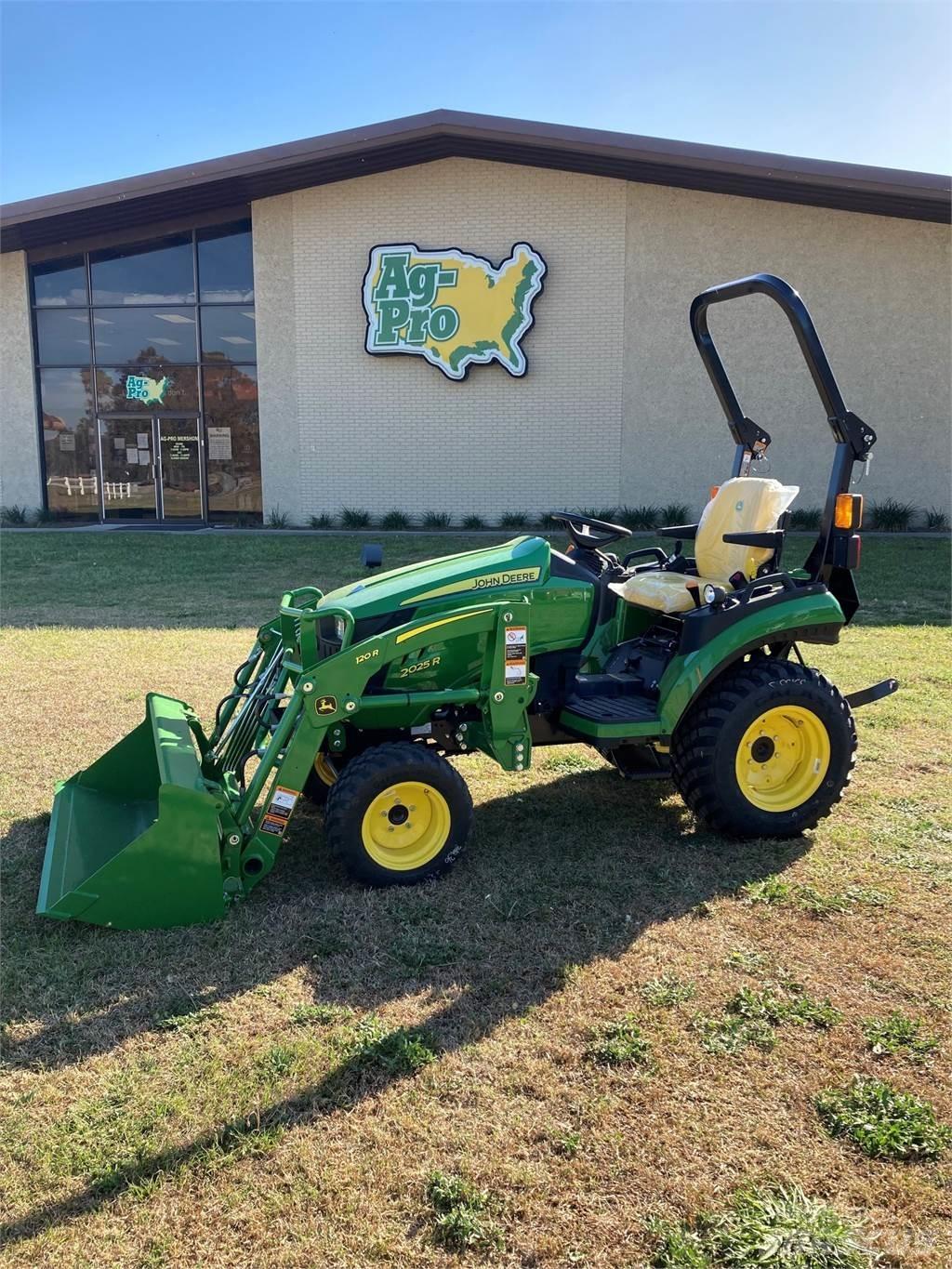 John Deere 2025R Compact tractors