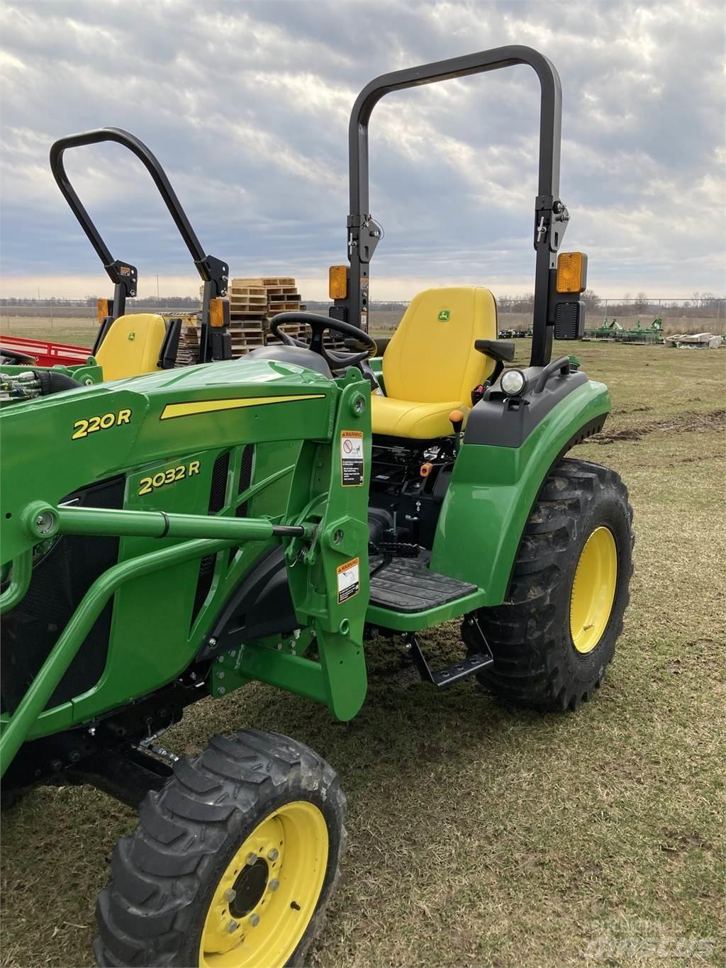 John Deere 2032R Compact tractors