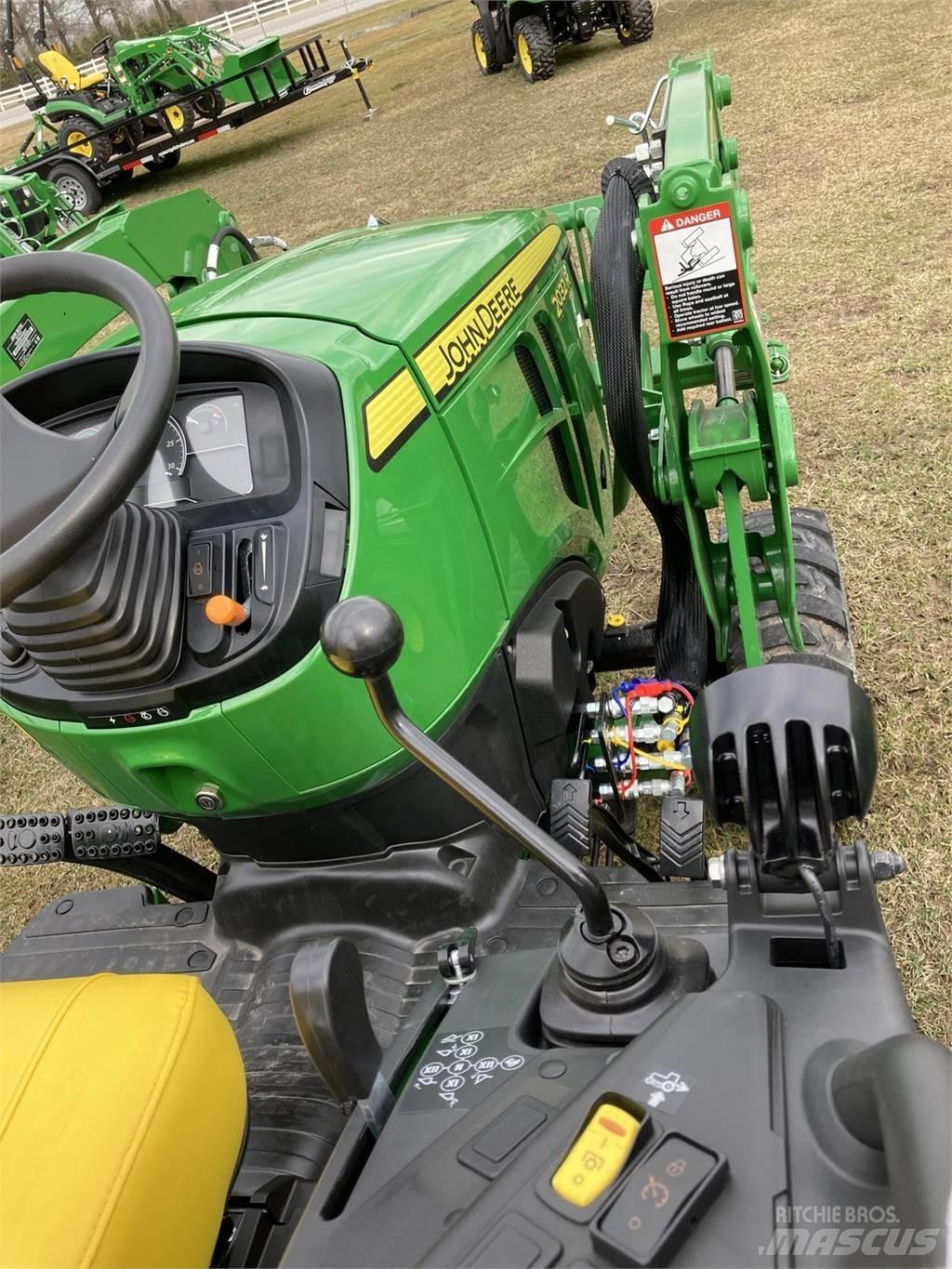 John Deere 2032R Compact tractors