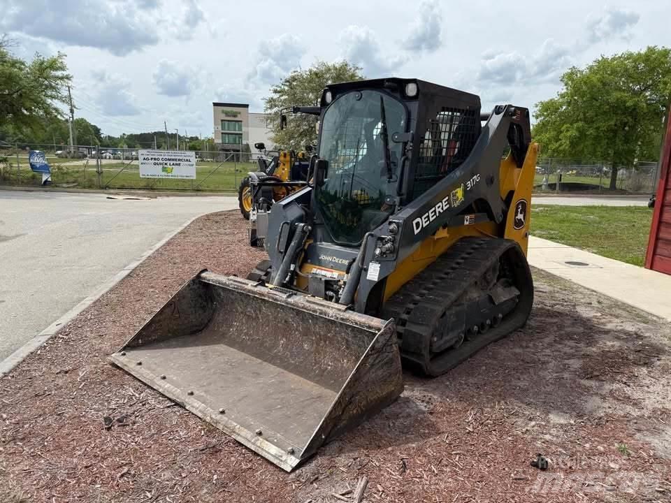 John Deere 317G Mini Loader
