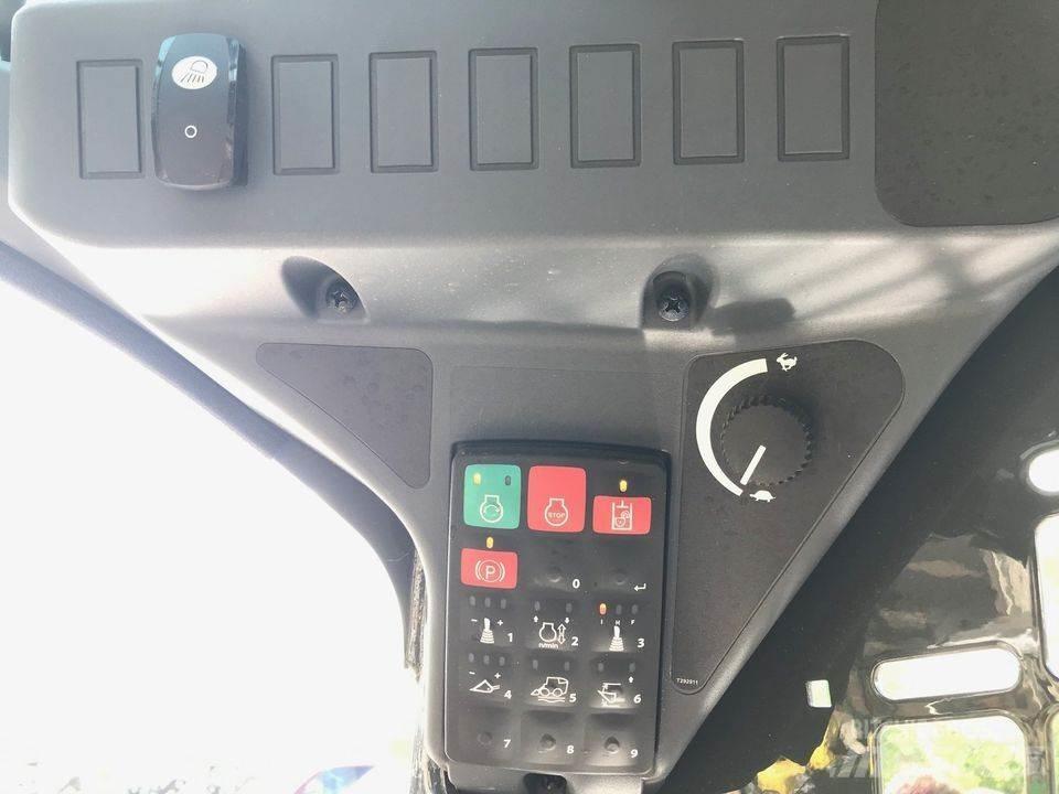 John Deere 317G Mini Loader