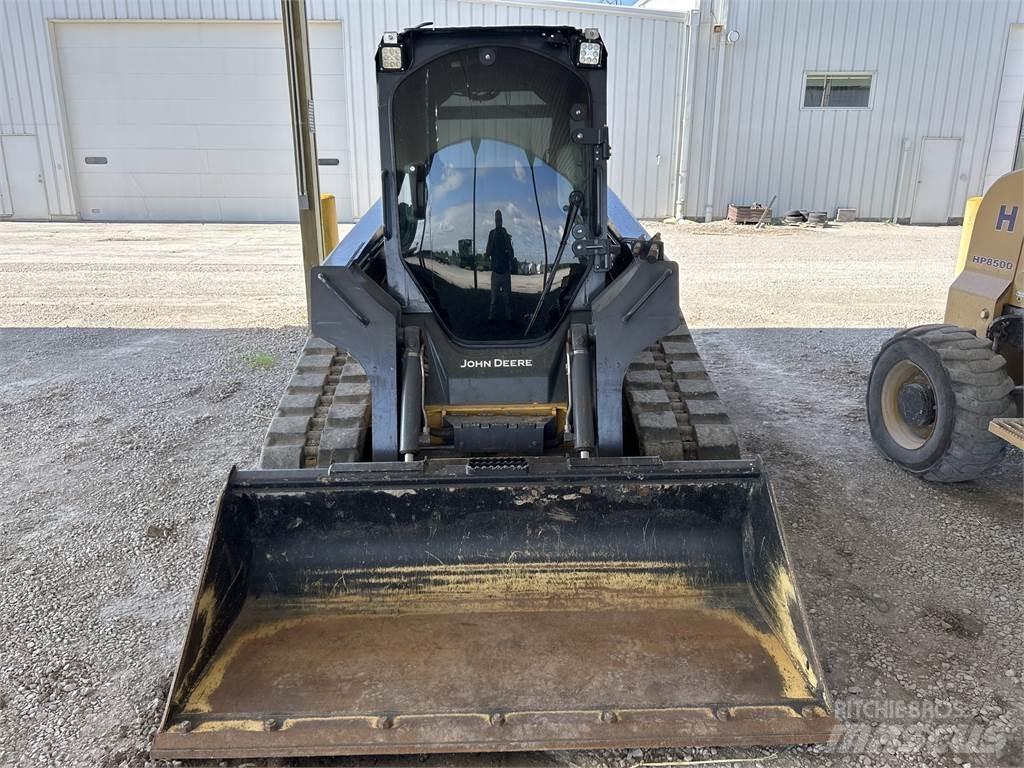 John Deere 323D Mini Loader
