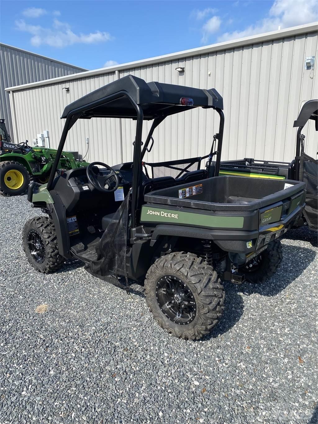 John Deere 590M Utility Machines