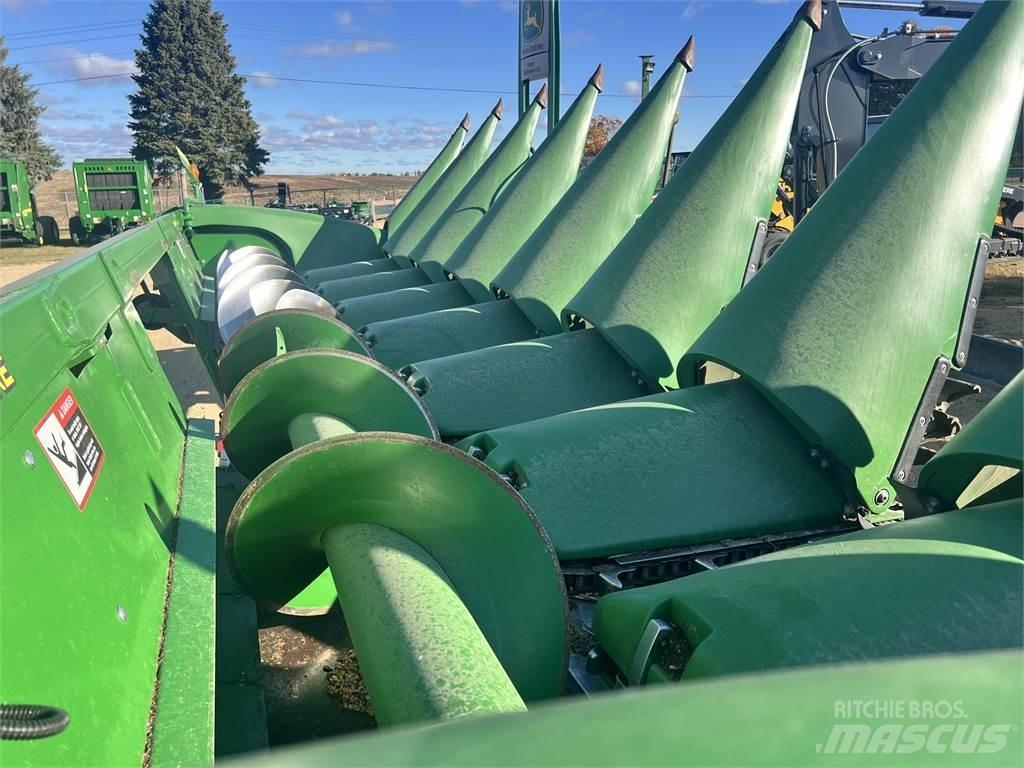John Deere 608C Combine Attachments
