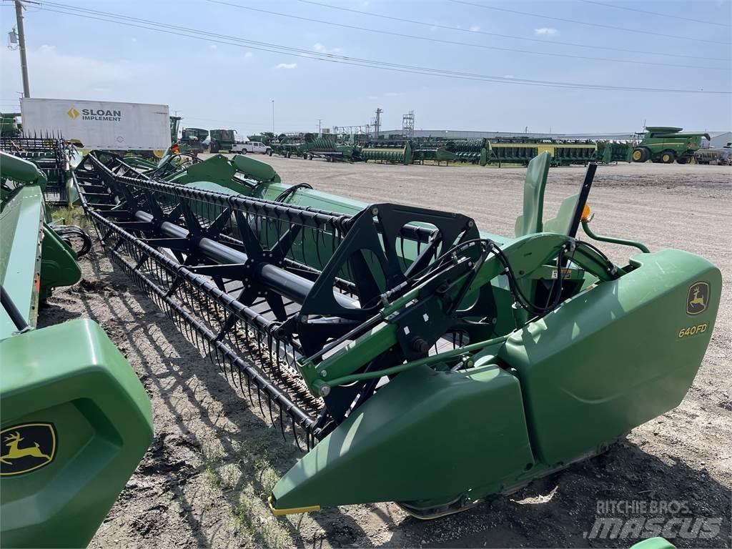 John Deere 640FD Combine Attachments
