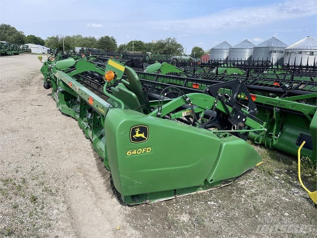 John Deere 640FD Combine Attachments