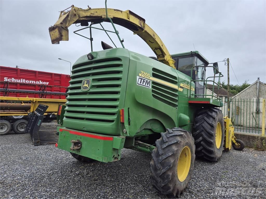 John Deere 7300 Forage Harvester