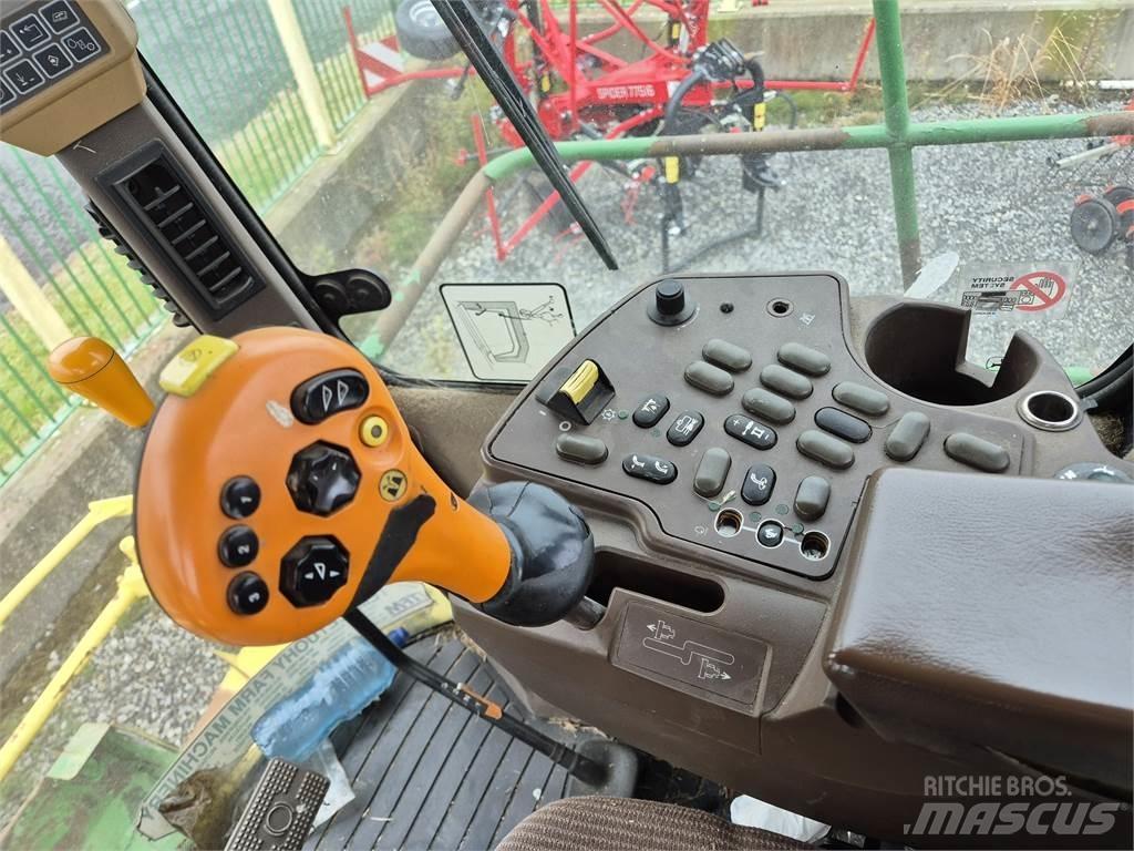 John Deere 7300 Forage Harvester