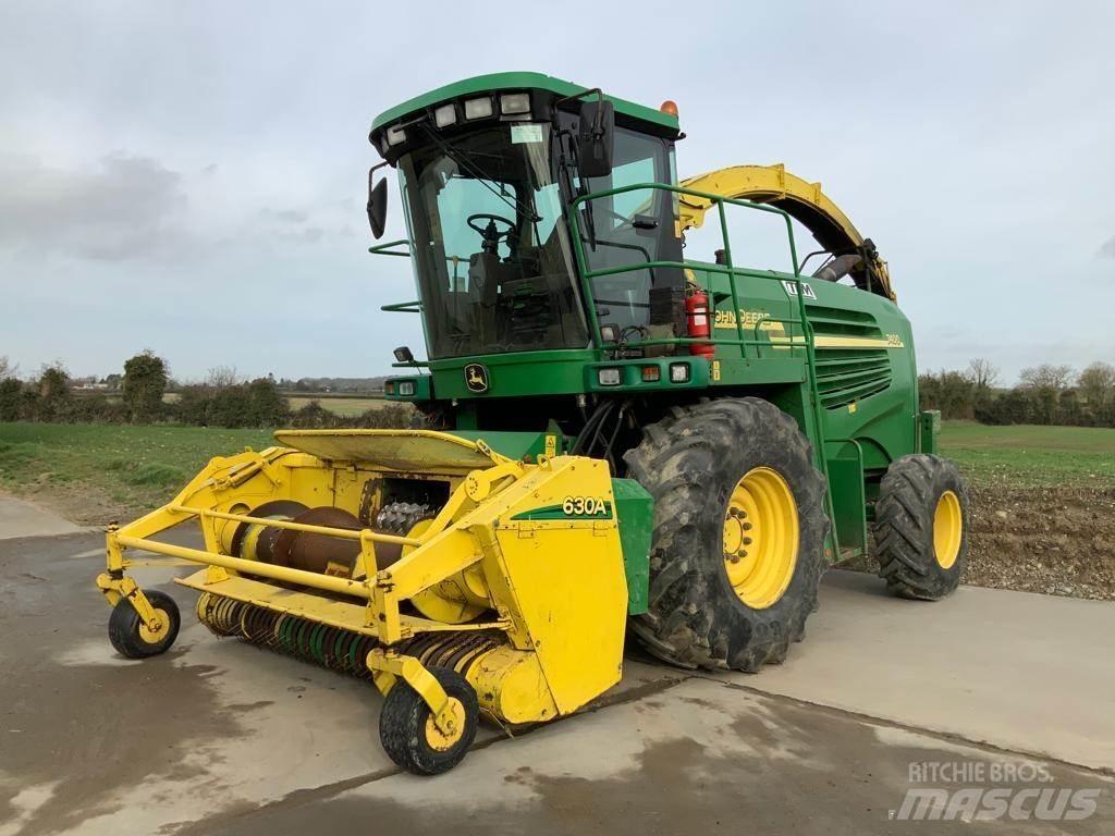 John Deere 7400 Forage Harvester
