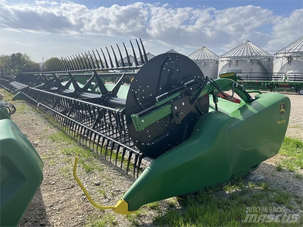John Deere 740FD Combine Attachments