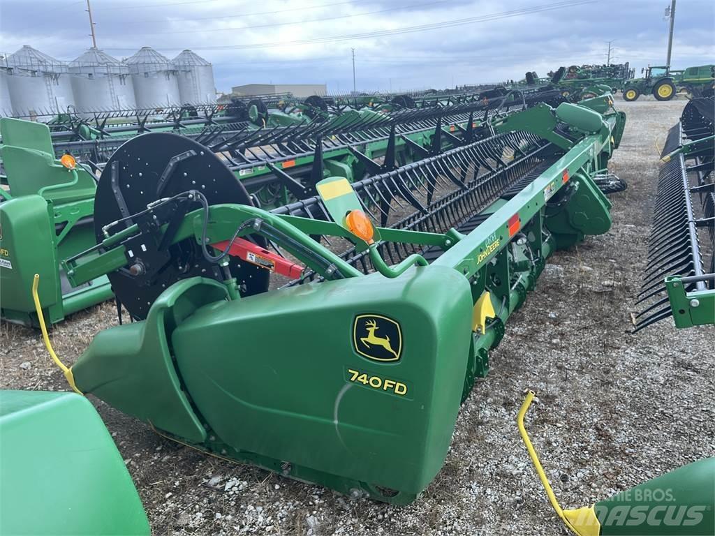 John Deere 740FD Combine Attachments