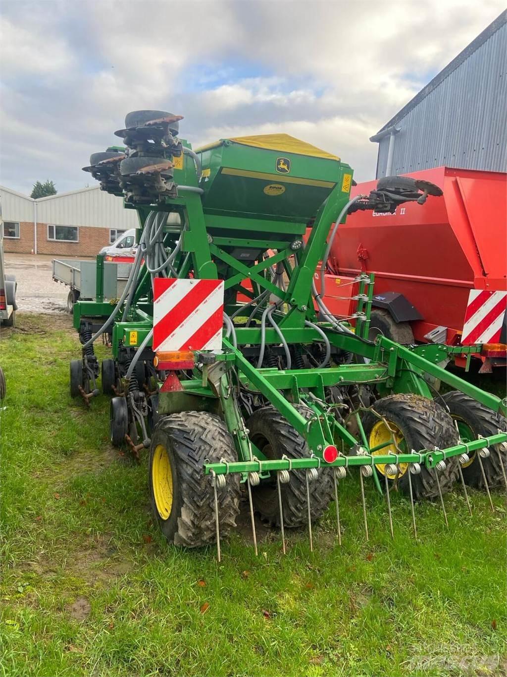 John Deere 750A Farm Drills