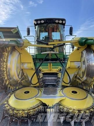 John Deere 7700 Forage Harvester
