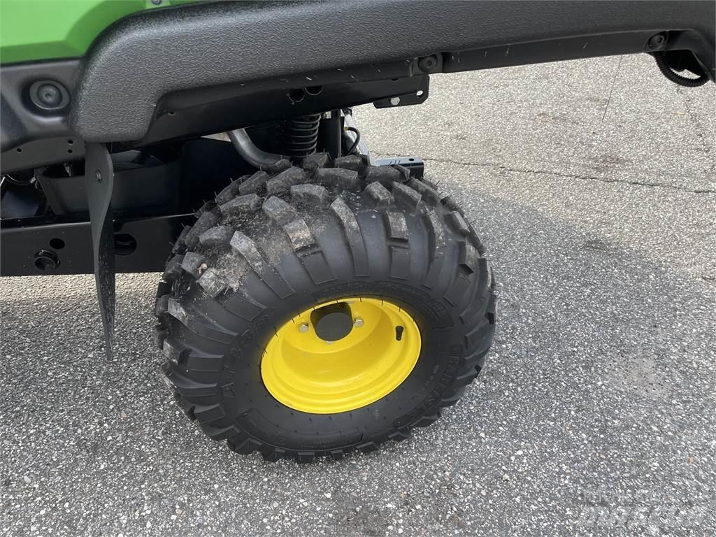 John Deere 815E Utility Machines