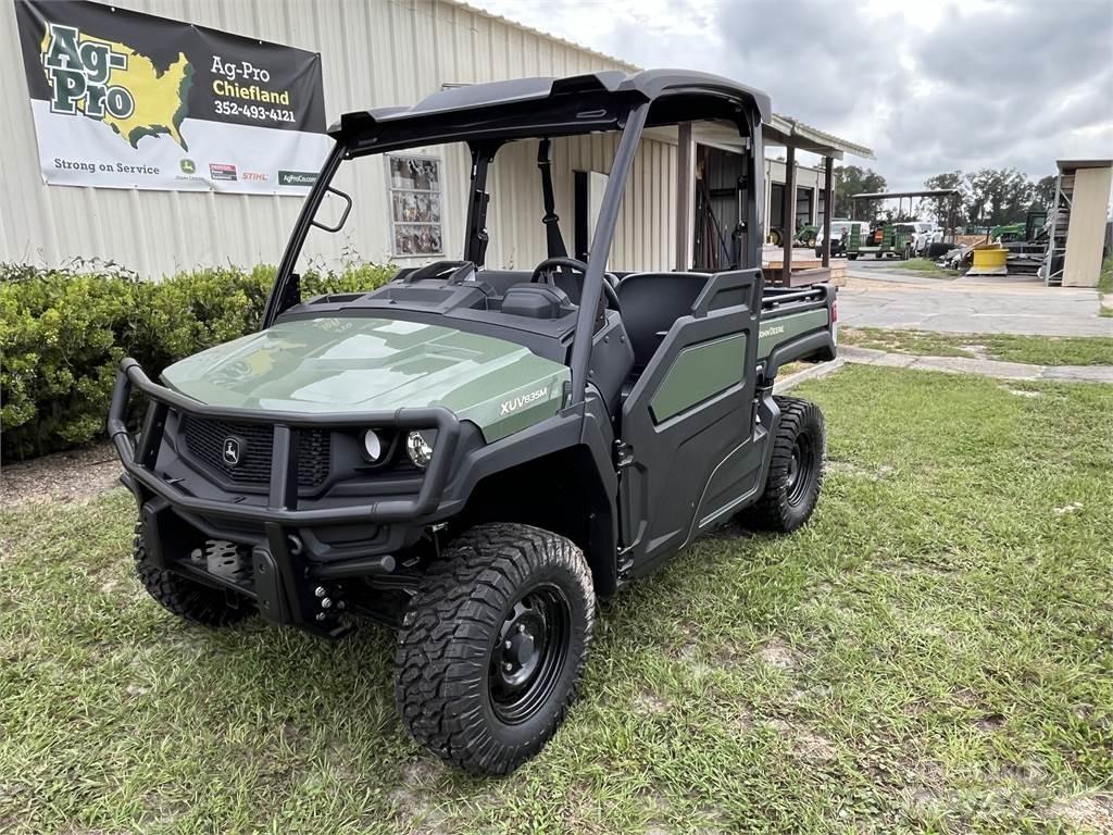 John Deere 835M Utility Machines