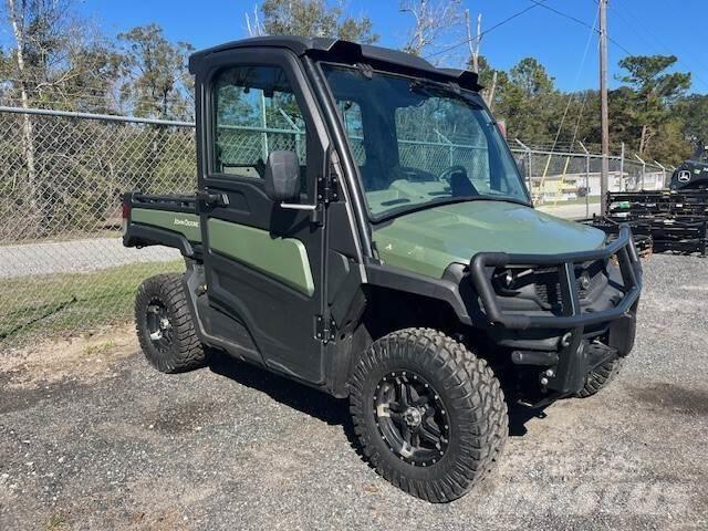 John Deere 835R Utility Machines
