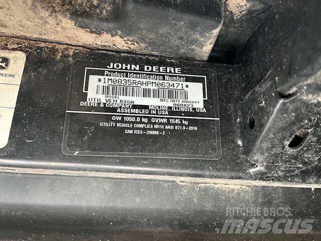 John Deere 835R Utility Machines