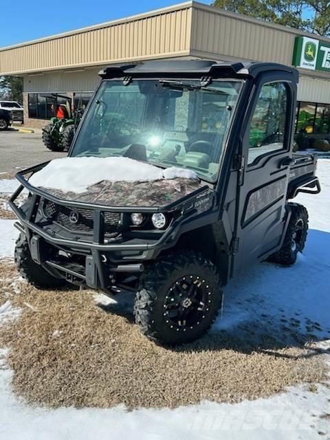 John Deere 835R Utility Machines