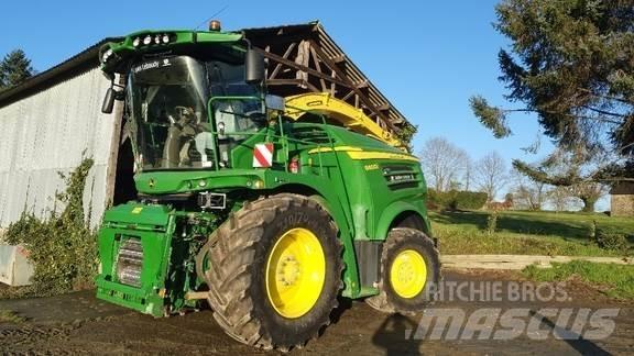 John Deere 8400 Forage Harvester