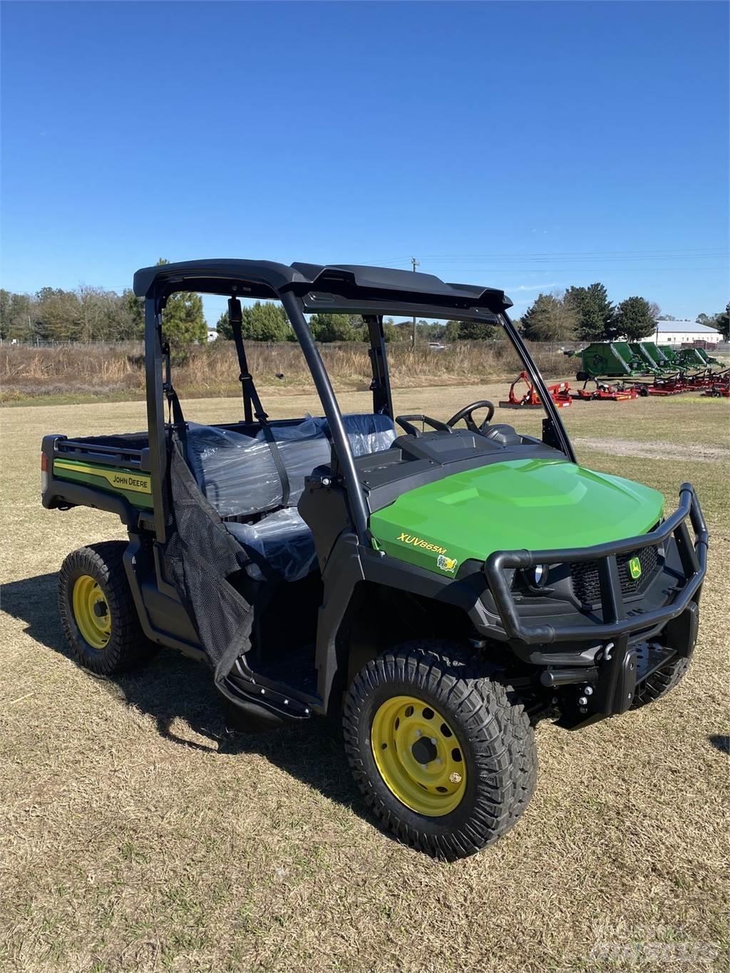 John Deere 865M Utility Machines