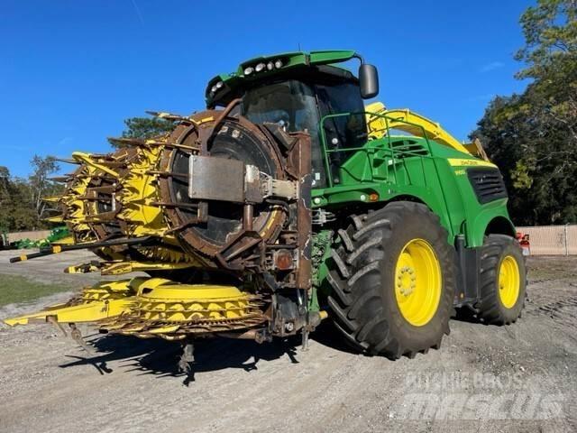 John Deere 9900 Forage Harvester
