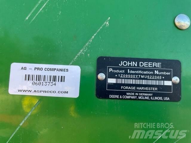 John Deere 9900 Forage Harvester