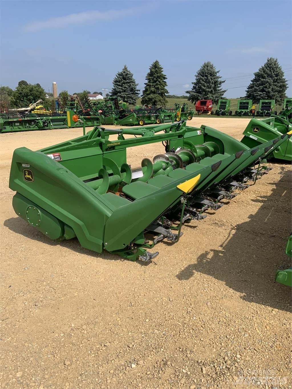 John Deere C8F Combine Attachments