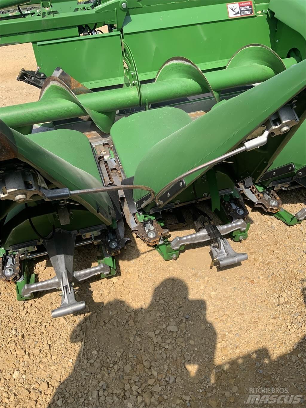 John Deere C8F Combine Attachments