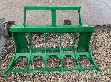 John Deere CR50 Grapples