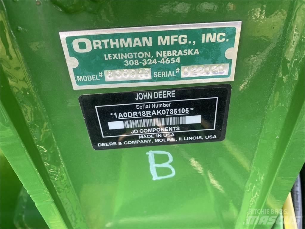 John Deere DR18 Planters
