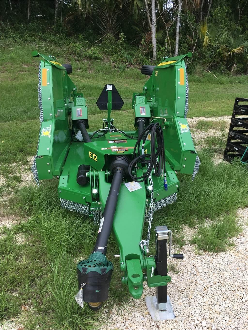 John Deere FC12E Shredders