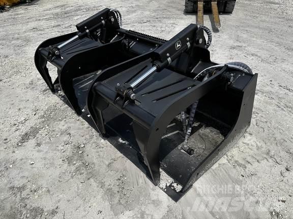 John Deere GS78B Grapples