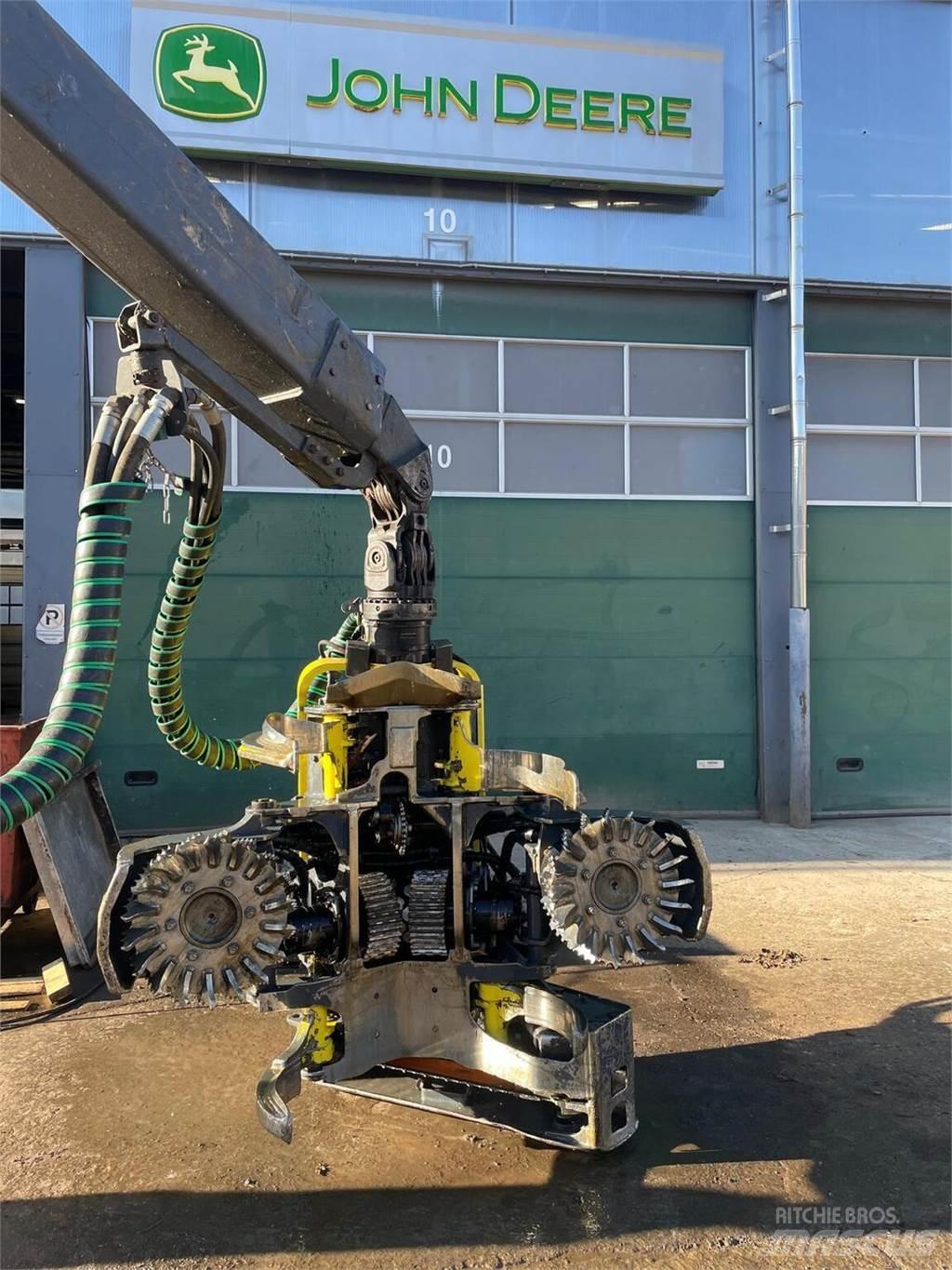 John Deere H425 Harvester Heads