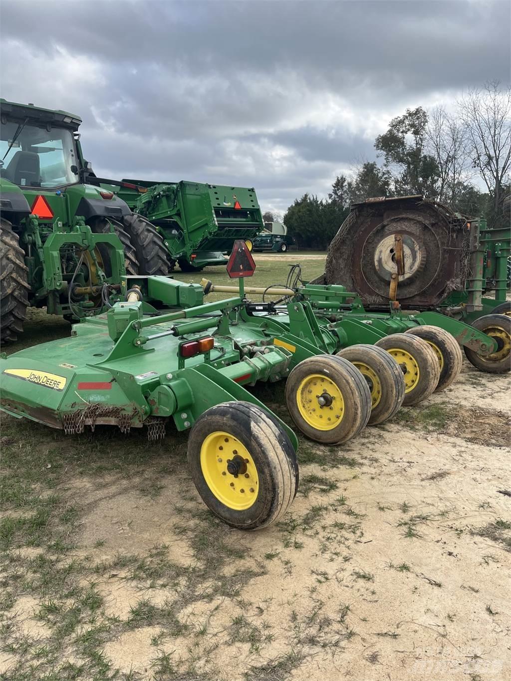 John Deere R15 Shredders