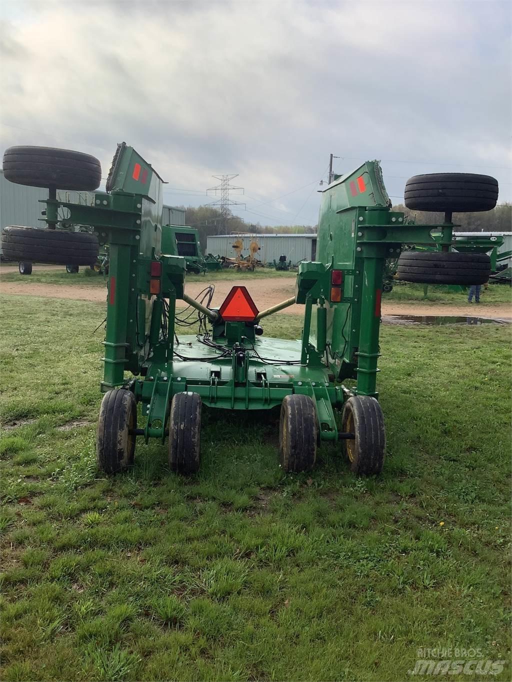 John Deere R20 Shredders