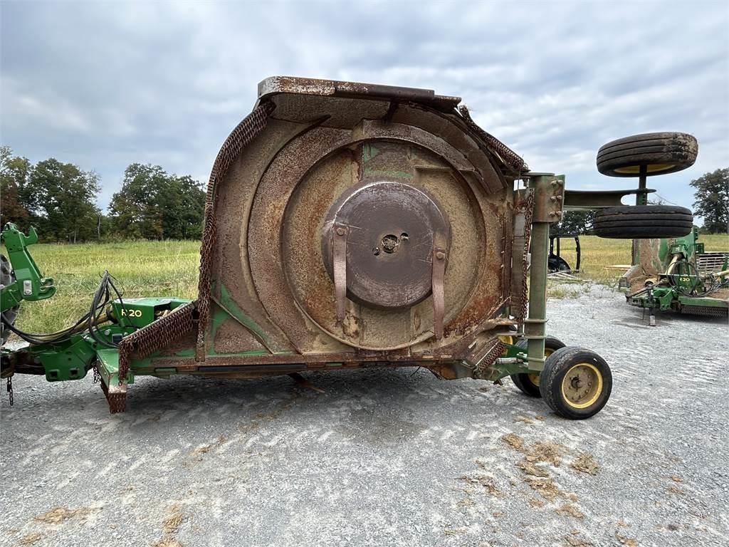 John Deere r20 Shredders