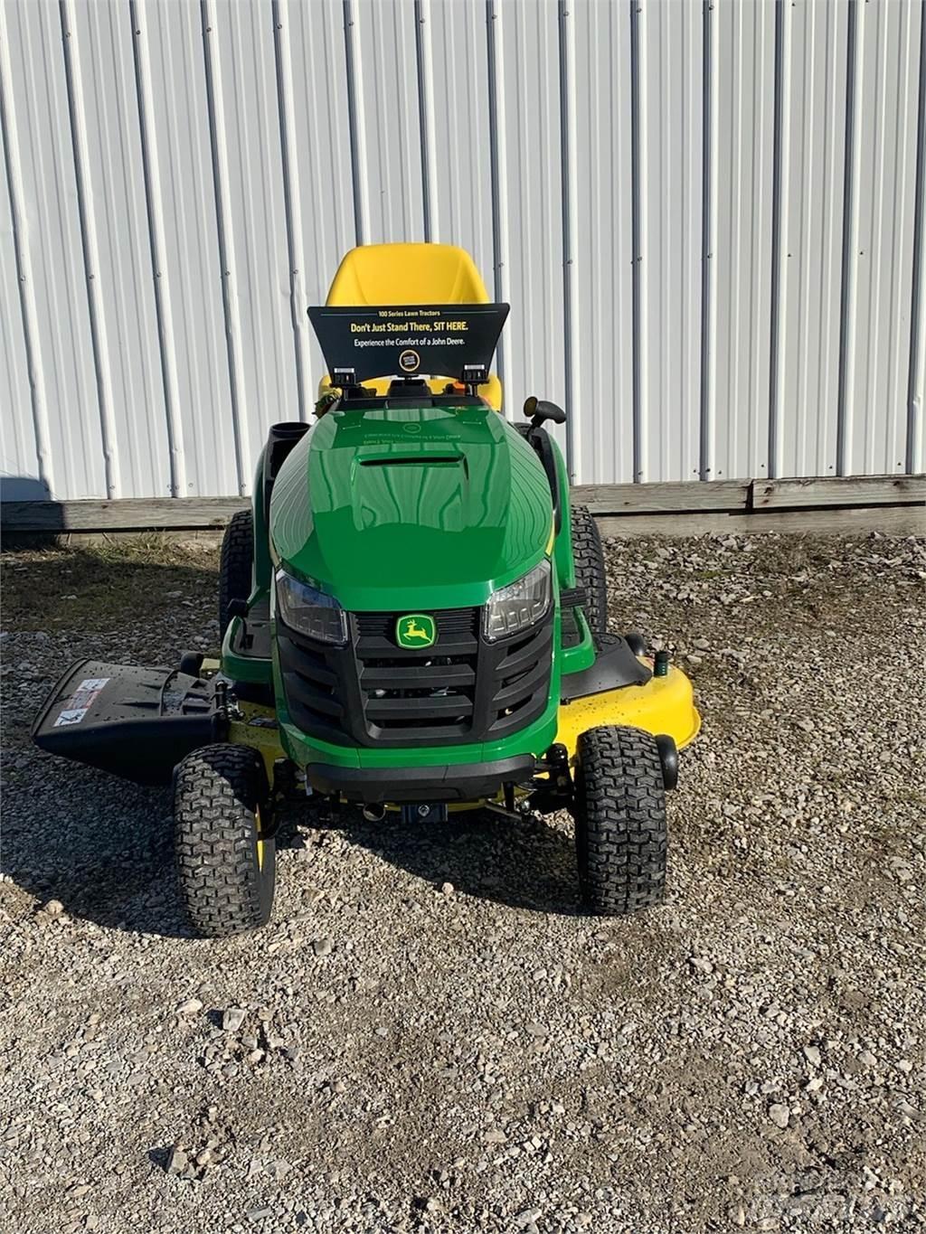 John Deere S140 Riding mowers